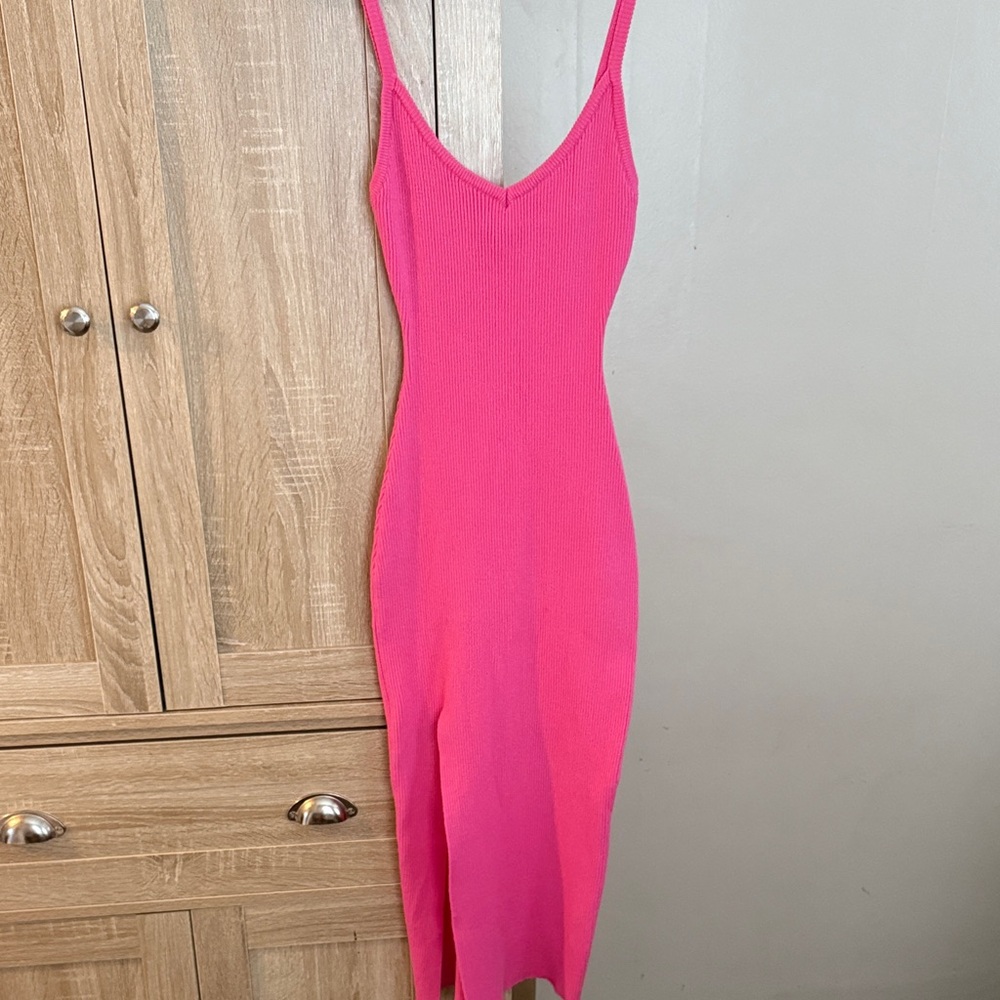 Elegant Pink Sleeveless Dress